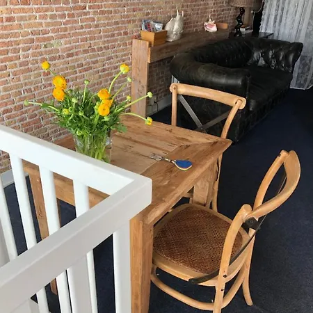 Huys Aan De Haven-3